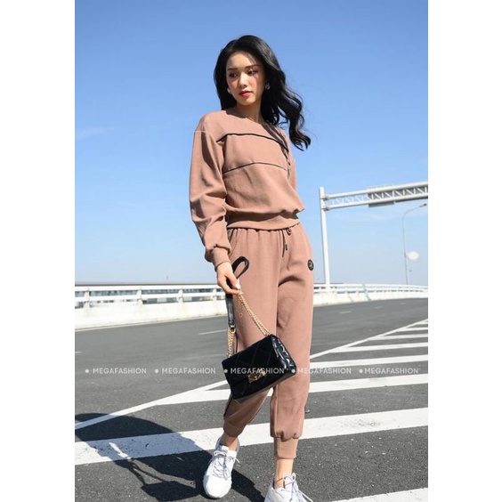 Bộ thể thao cổ tròn