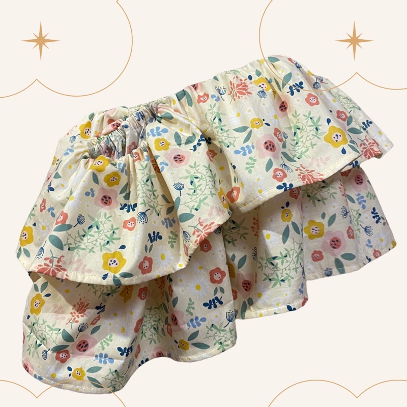 Áo croptop trễ vai nhún bèo hai tầng, hoạ tiết hoa nhí