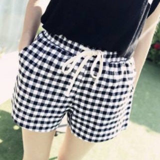 Quần đùi kẻ caro den trắng