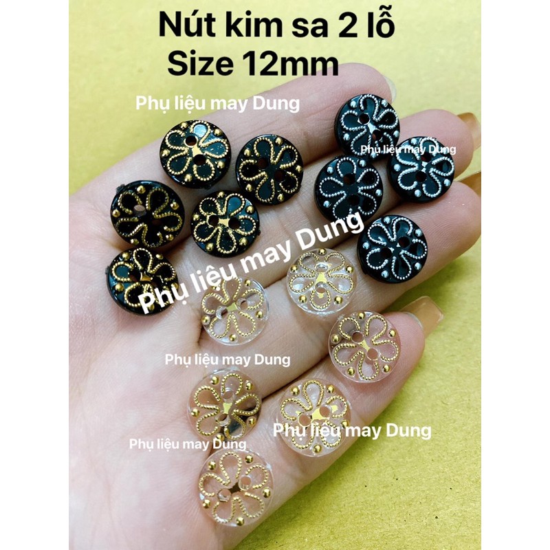 Nút 2 lỗ hoa vàng size 12mm