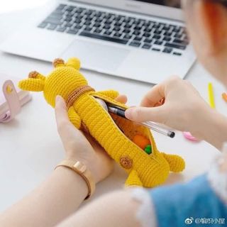 Túi đựng bút bằng len