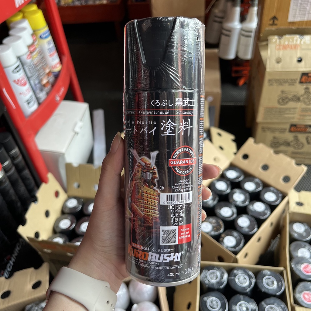 Sơn Xịt Samurai Chuyên Dùng, Sơn Kurobushi Phủ Lớp Bề Mặt  Màu Xám UCH210* 400ml