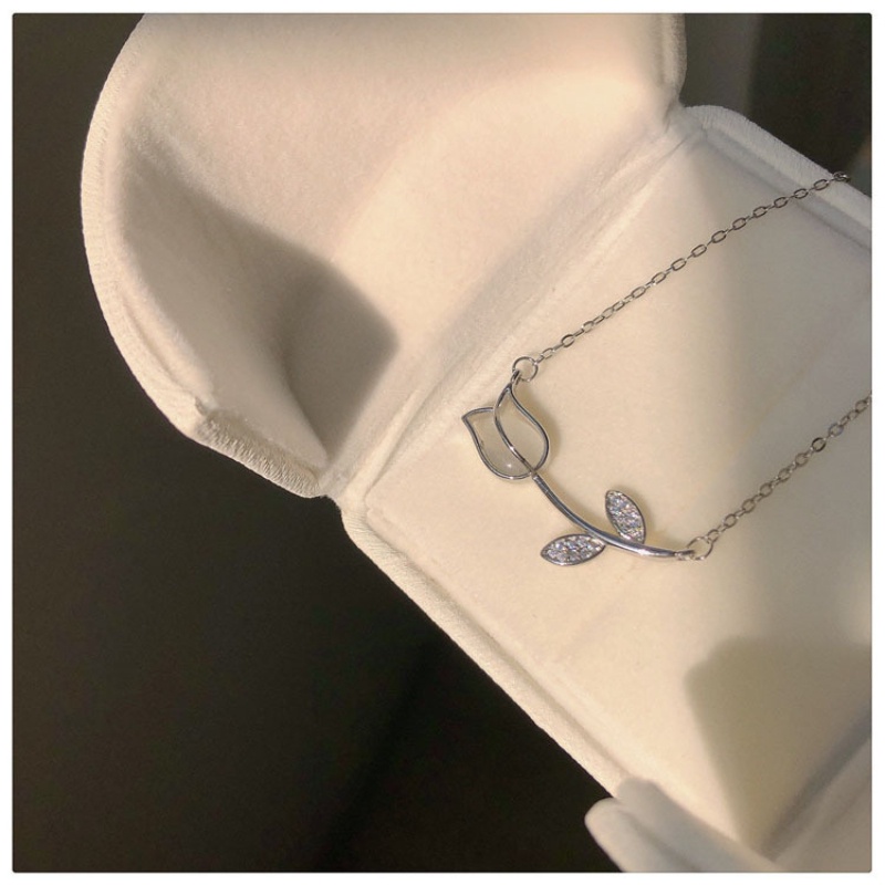 Vòng cổ Mặt Hoa Tulip Đính Đá opal Sang Trọng