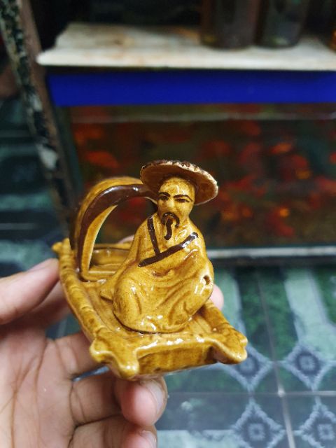 THUYỀN TRANG TRÍ HỒ CÁ NON BỘ 10x4x6cm