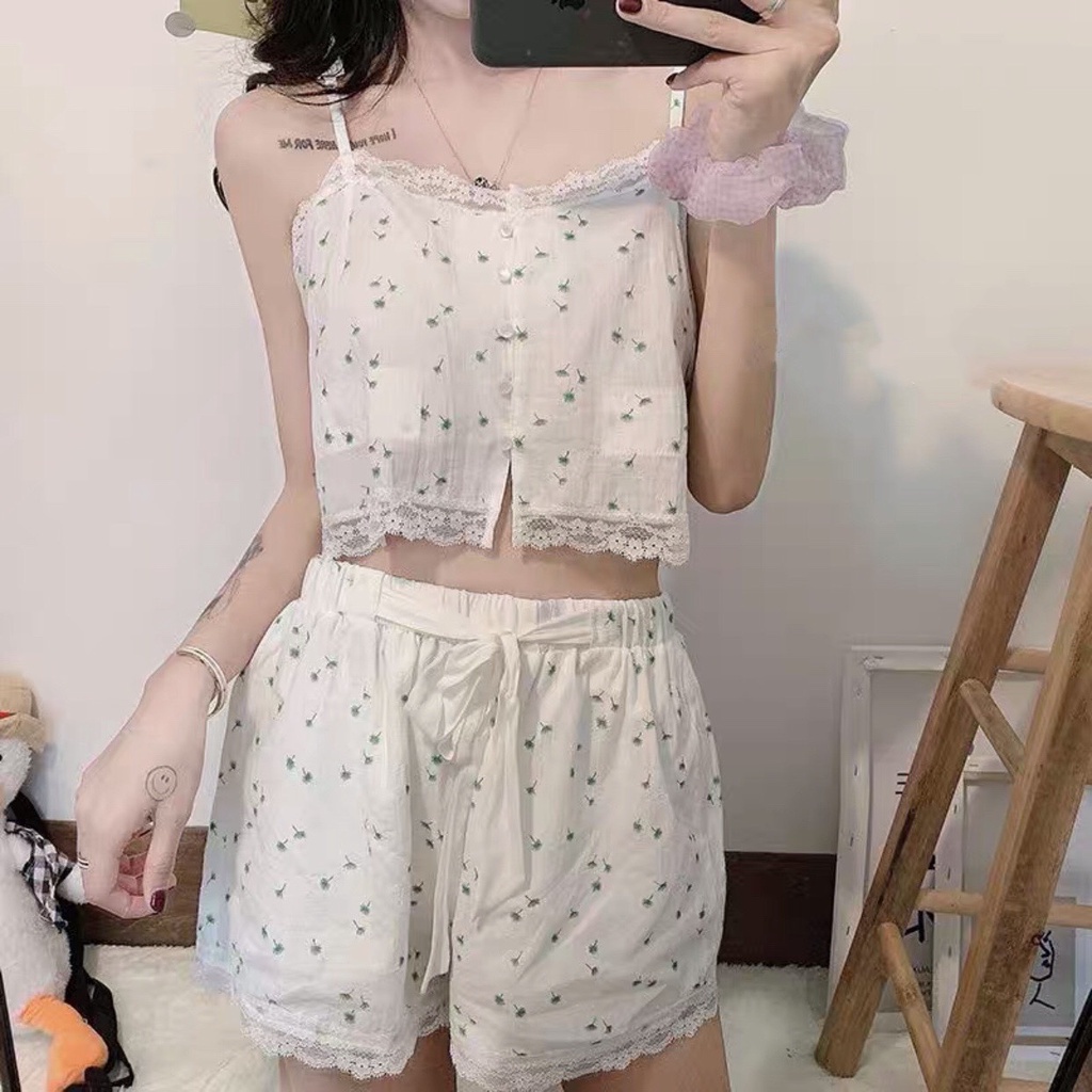 Set Đồ Bộ Viền Ren Áo 2 Dây Cài Cúc + Quần Short Ống Rộng Chun Buộc Nơ Trắng Nền Xanh Phối Ren