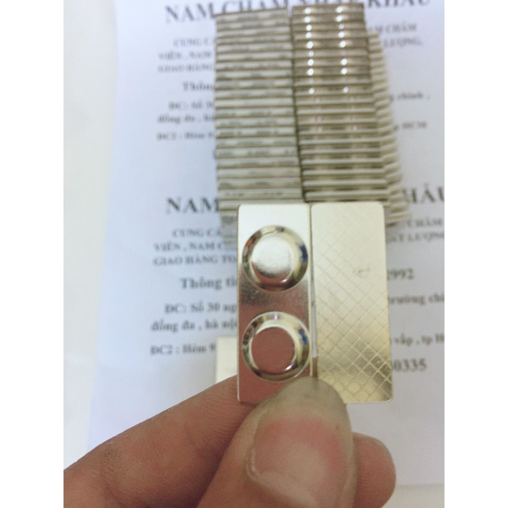 NAM CHÂM THẺ TÊN 2 VIÊN . NAM CHÂM CÀI ÁO 35X13MM