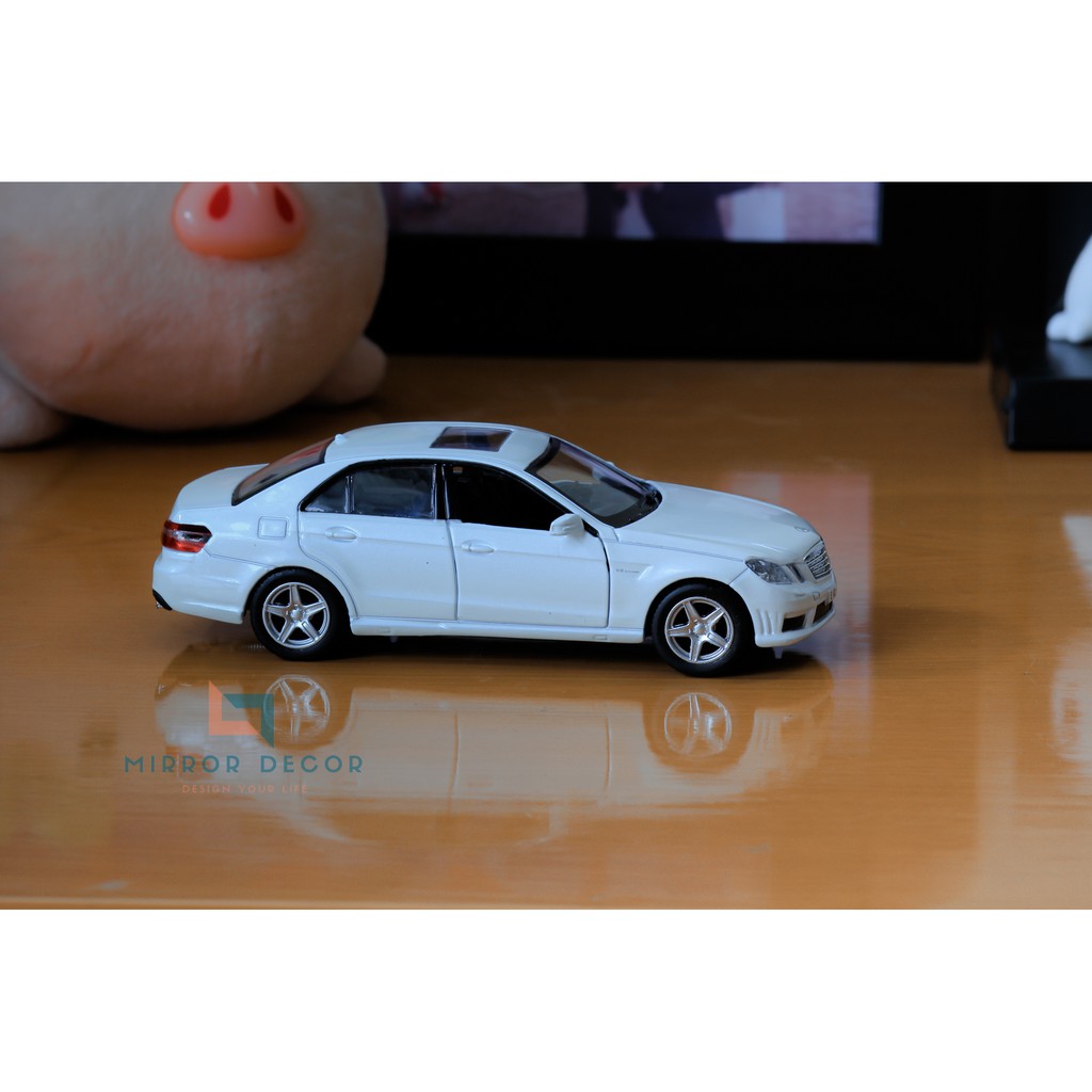 Mô hình xe Mercedes Benz E63 AMG 1:36