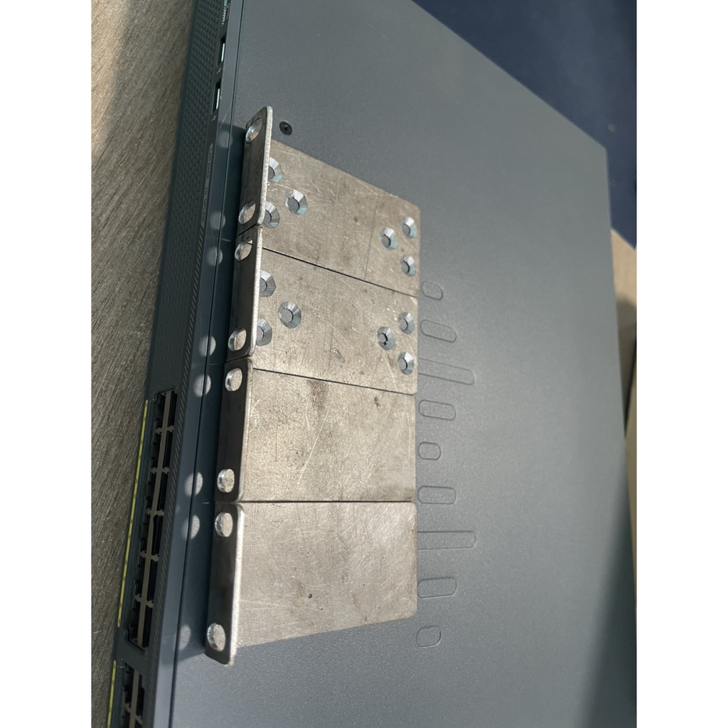 Tai Rack Cisco 3850 hoặc 2960x