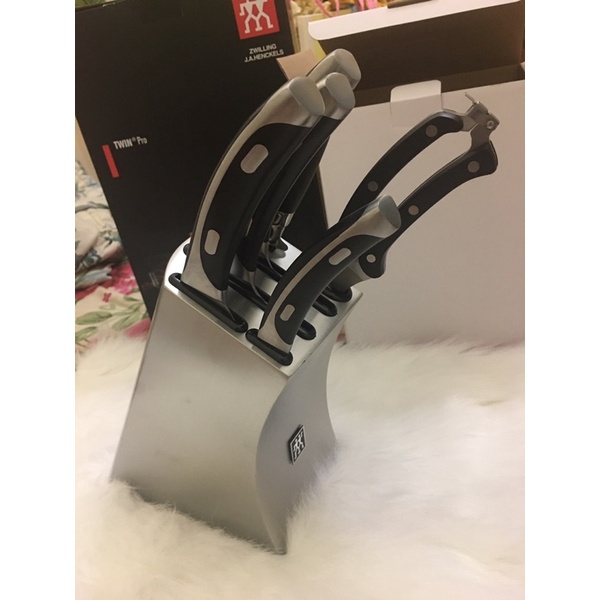 Bộ dao bếp Đức hiệu Zwilling 7 món rất tiện lợi, bền Bỉ và đa chức năng
