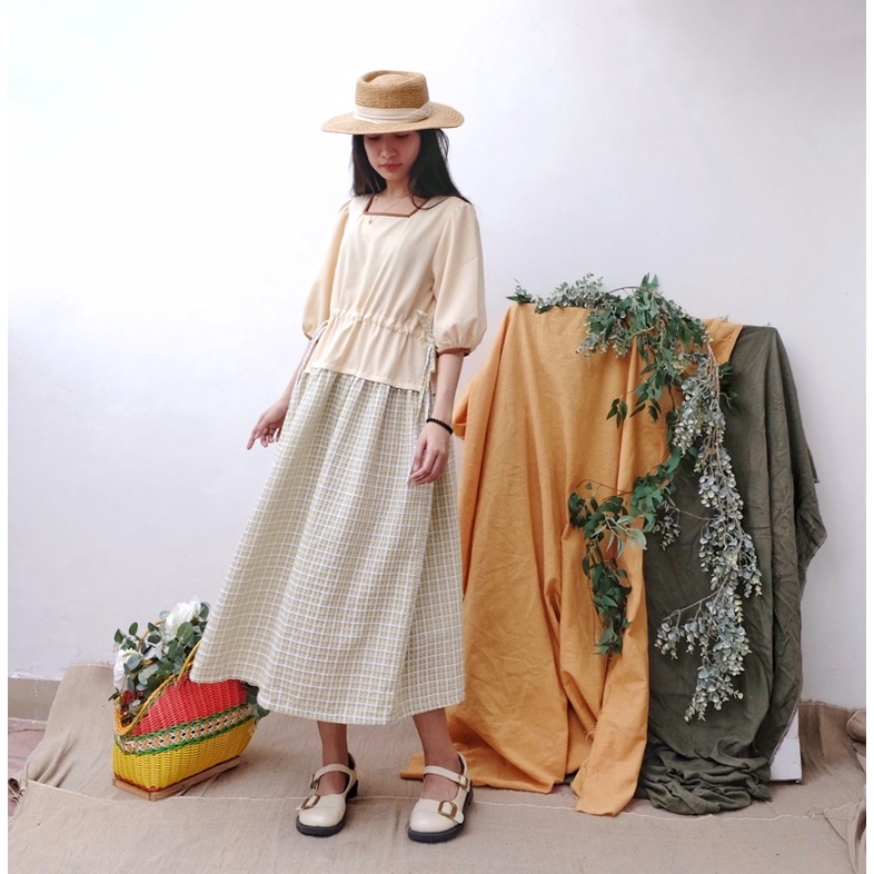 Đầm cổ vuông phối màu vải linen và thô dệt -by savanna