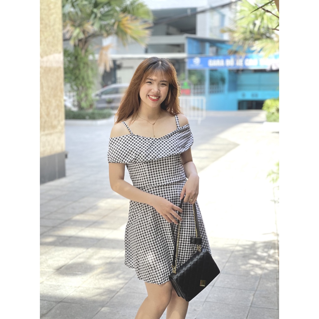 Đầm Váy 2 Dây Trễ Vai Kẻ Caro Chất Cát Mi Sa Lên Dáng Siêu Yêu Giá Rẻ 334 | BigBuy360 - bigbuy360.vn