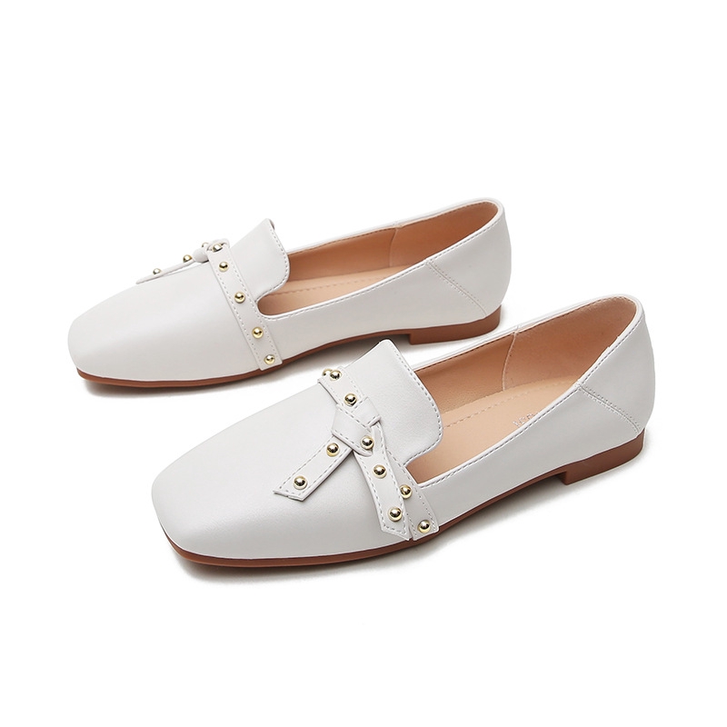 Giày Sandal Mũi Vuông Đính Đinh Tán Thời Trang Nữ