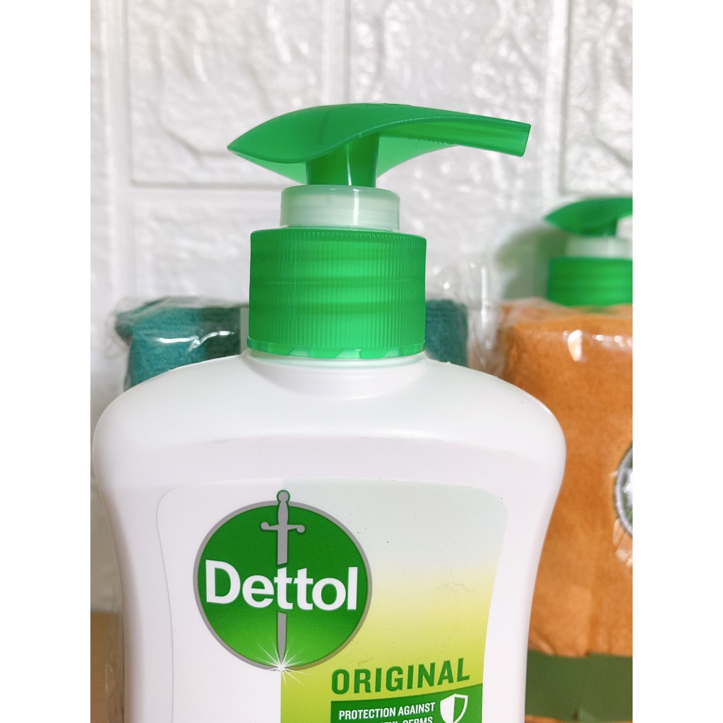 Nước rửa tay diệt khuẩn Dettol - Chai 250g Tặng kèm khăn