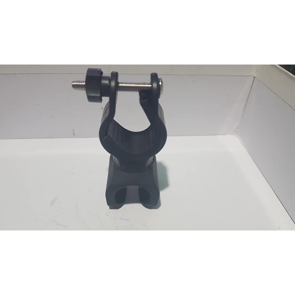 Kẹp đèn pin trợ sáng cho xe máy,xe đạp xoay 360 độ điều chỉnh tiêu cự