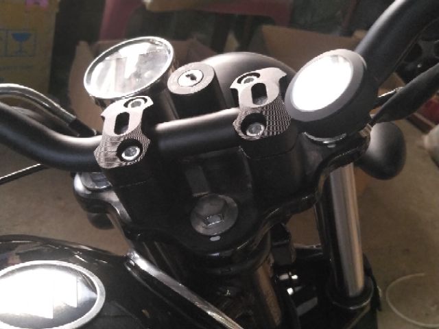 Cặp Gù lắp ghi đông xe mô tô cafe tracker 22-28mm