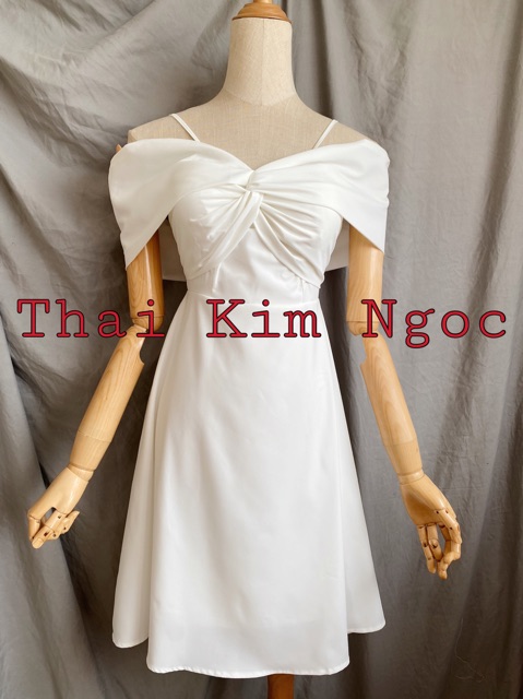 Đầm trắng dự tiệc xoè trễ vai xoắn ngực | BigBuy360 - bigbuy360.vn