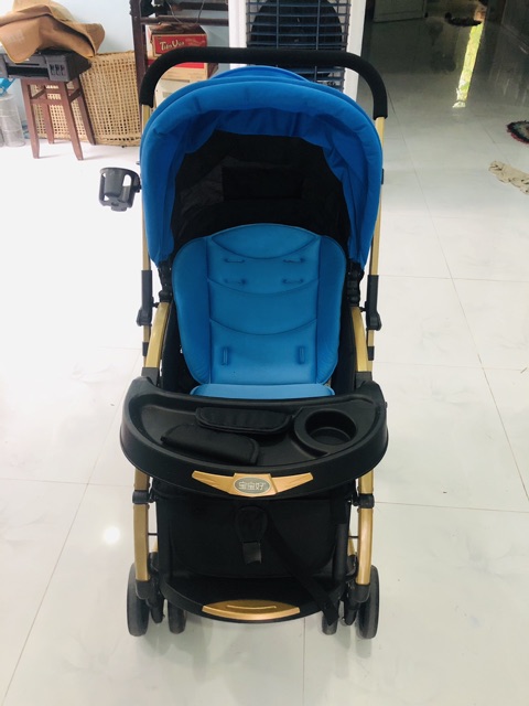 Xe Đẩy Em Bé Màu Xanh Có Dây An Toàn