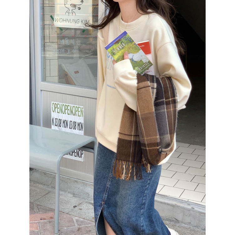 Áo nỉ cổ tròn dáng rộng in chữ mới phong cách Hàn Quốc dễ phối đồ cho nam và nữ