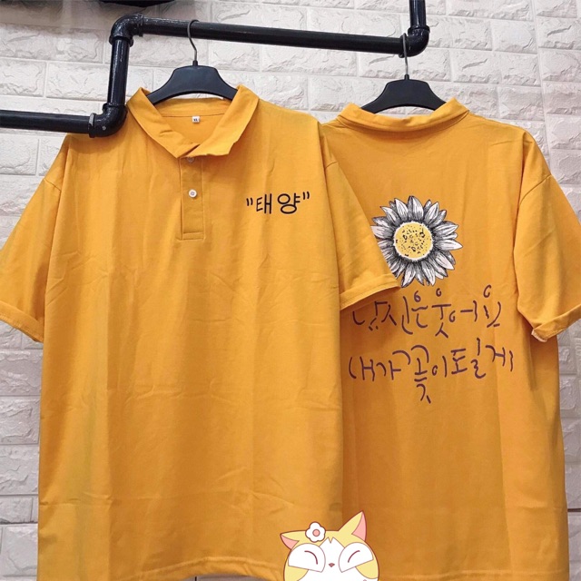 Áo polo hoa cúc in chữ
