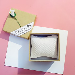 Hộp giấy đựng đồng hồ kiểu dáng sang trọng và vòng tay