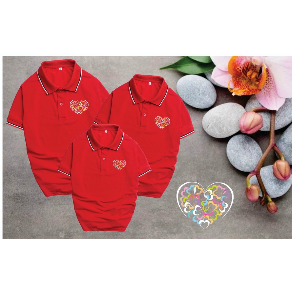 Áo Thun Gia Đình 3 Người Có Cổ Màu Đỏ In Logo Trái Tim Ngộ Nghĩnh  .Chất Liệu Poly Thái 4 Chiều Đủ Size Từ 8 Đến 100kg.