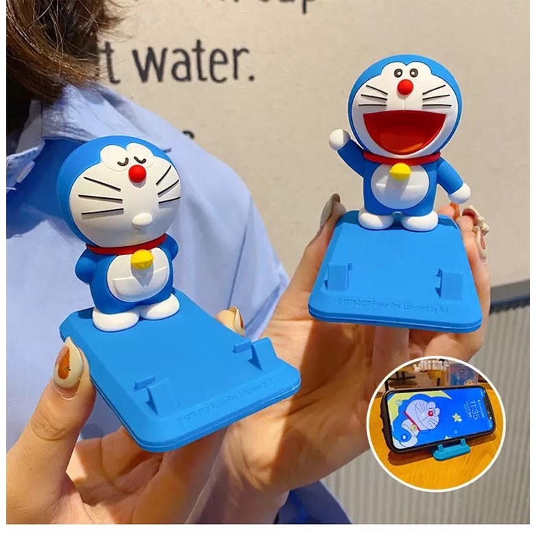 Mô hình Doraemon để điện thoại