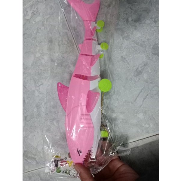 Đồ chơi con cá mập bò phát nhạc và đèn cho trẻ em