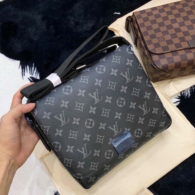 Túi cặp đeo chéo Louis Vuitton Super Distric TC 25x22x8 [ Dota ]