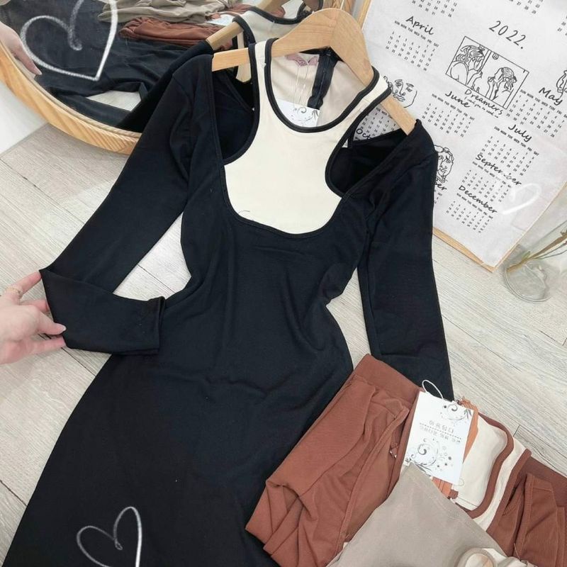 Đầm body cổ yếm phối màu