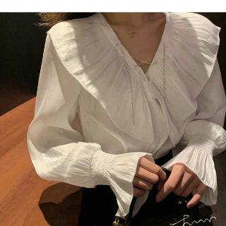 (SẴN) Áo sơ mi cổ bèo tay loe