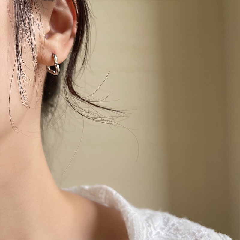 Bông Tai Hình Trái Tim Đơn Giản Tinh Tế Cho Nữ