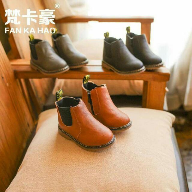 Boot cho bé