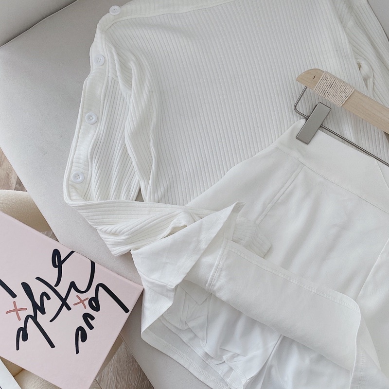 Set áo trắng len lệch vai tay phối nút kèm chân váy,set váy mùa đông,set đồ nữ đi chơi siêu xinh