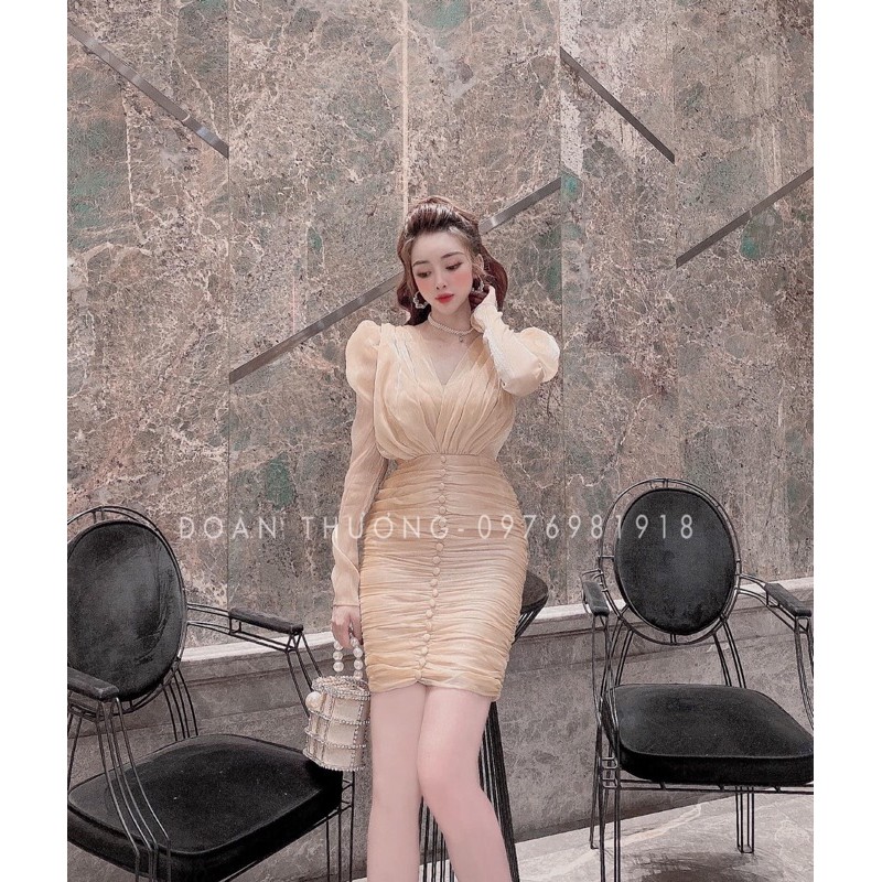 Đầm body nhúng nút cổ V tay dài