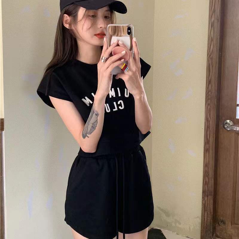 Set Áo Thun Ngắn Tay Và Quần Short Thể Thao Phong Cách Hàn Quốc Mới