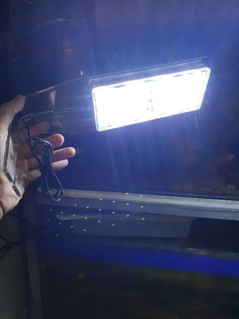 ĐÈN LED KẸP 1 BÊN HỒ THỦY SINH HỒ KHÔNG KIỀNG SOBO 200C