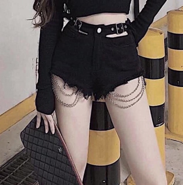 [ Mã FAMAYWA giảm 10K đơn 50K] Quần short kaki lưng cao phối dây xích cá tính | BigBuy360 - bigbuy360.vn