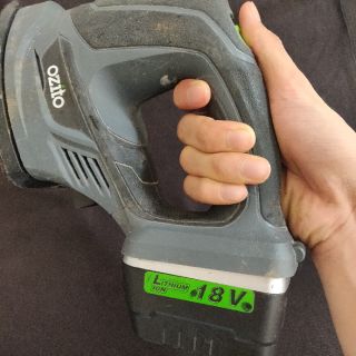 Máy chà nhám Ozito 18V