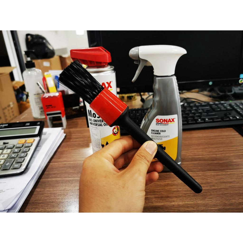 Bộ Bảo Vệ Dưỡng Và Vệ Sinh Khoang Máy Chuyên Nghiệp Sonax Tặng Cọ