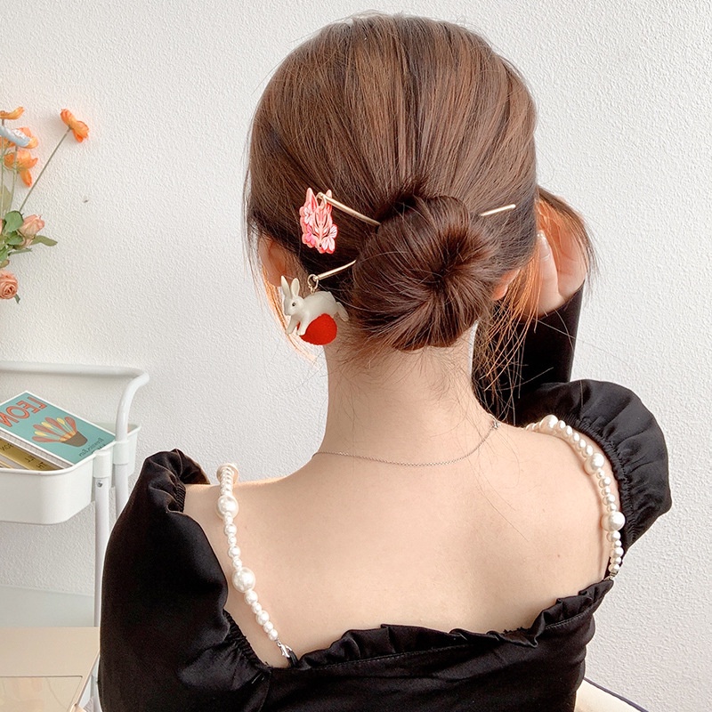 Kẹp Tóc Nữ Đính Quả Cầu Lông Dễ Thương