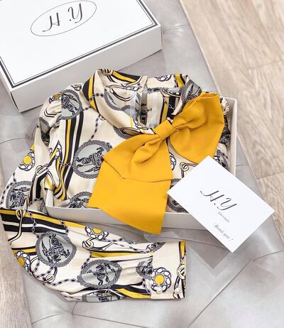 [ Mã WASTRUN4 giảm 10% tối đa 30K đơn 99K] SM22 - SƠ MI LỤA HOẠ TIẾT NƠ VÀNG NỮ | BigBuy360 - bigbuy360.vn
