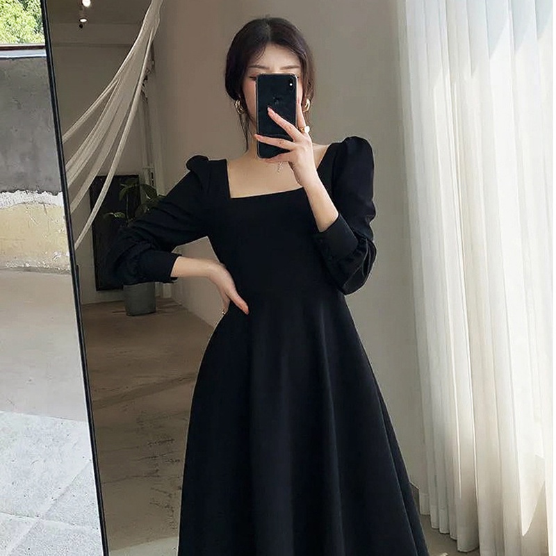 Đầm IELGY cổ vuông tay dài phong cách hepburn pháp thời trang màu đen dành cho nữ