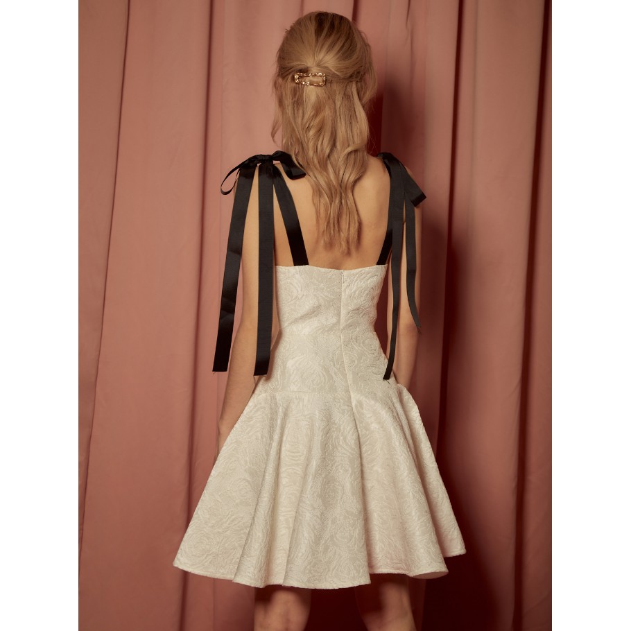 COCO SIN - Đầm Gấm Trắng Dây Đen | BigBuy360 - bigbuy360.vn