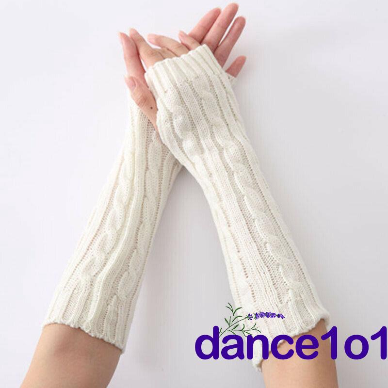 Găng tay len hở ngón giữ ấm độc đáo cho nữ