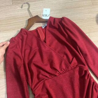 Váy body đỏ cổ V