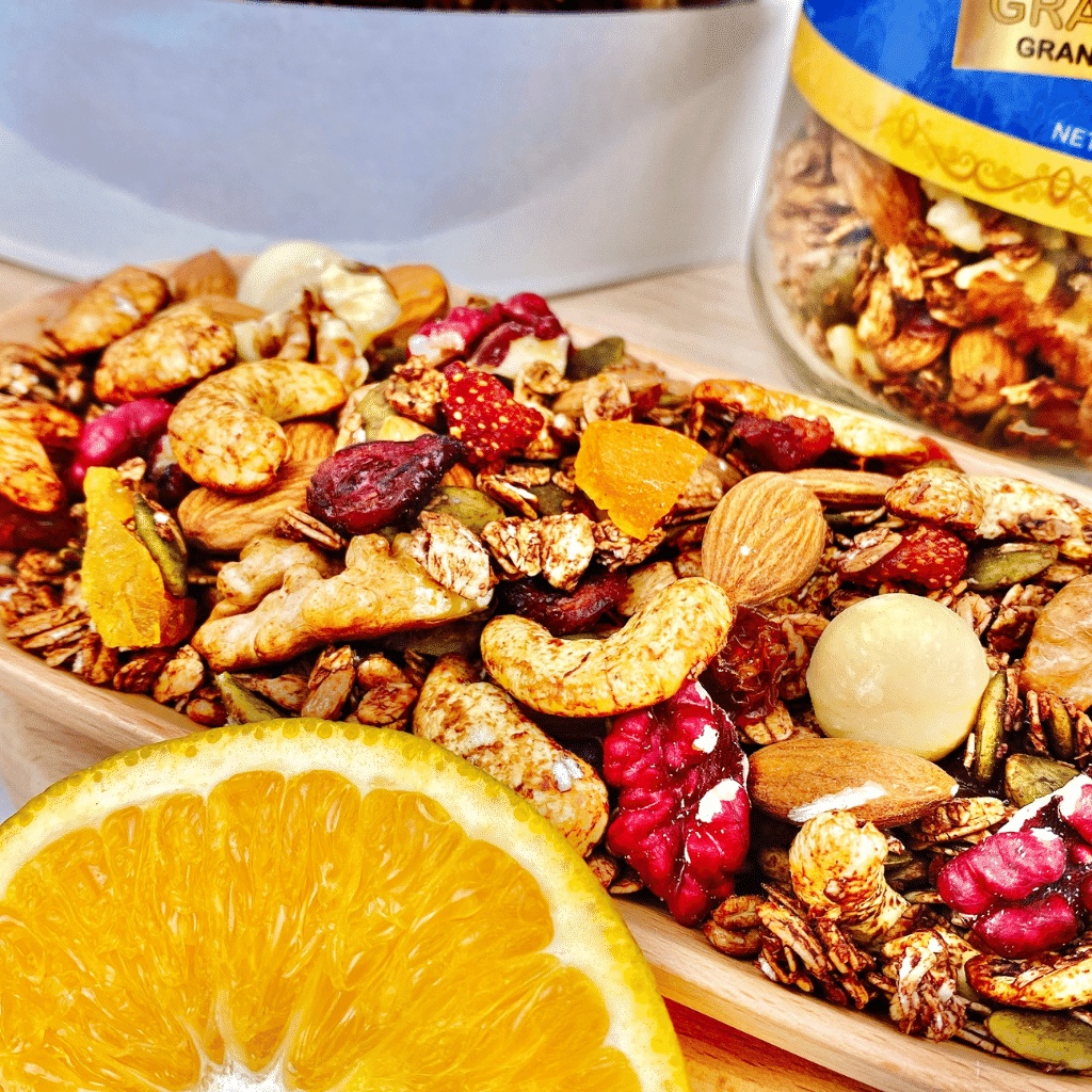 Hạt Granola PH FOOD mix 12 loại hạt và quả không đường thơm ngon giòn rụm, hỗ trợ giảm cân hiệu quả