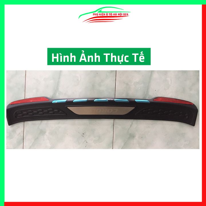 Ốp chống trầy cốp ngoài nhựa đen Altis 2016-2021 Mẫu Phản Quang hàng loại 1 dán cốp sau chống xước trang trí xe