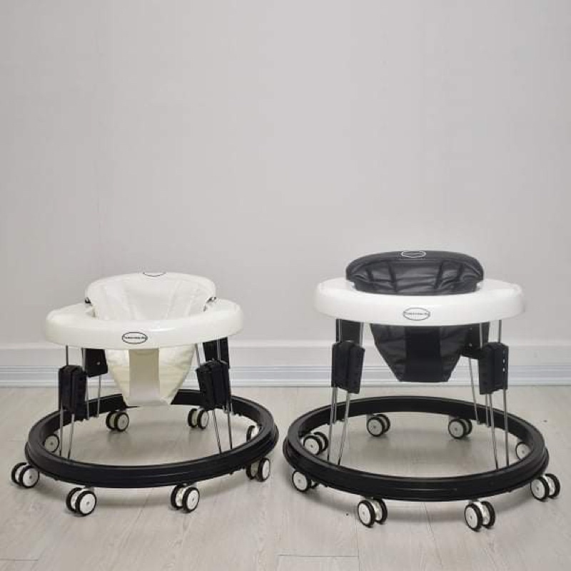 Xe tròn tập đi TOMOROW SKY có kèm đệm chân. 5 NẤC ĐIỀU CHỈNH ĐỘ CAO.