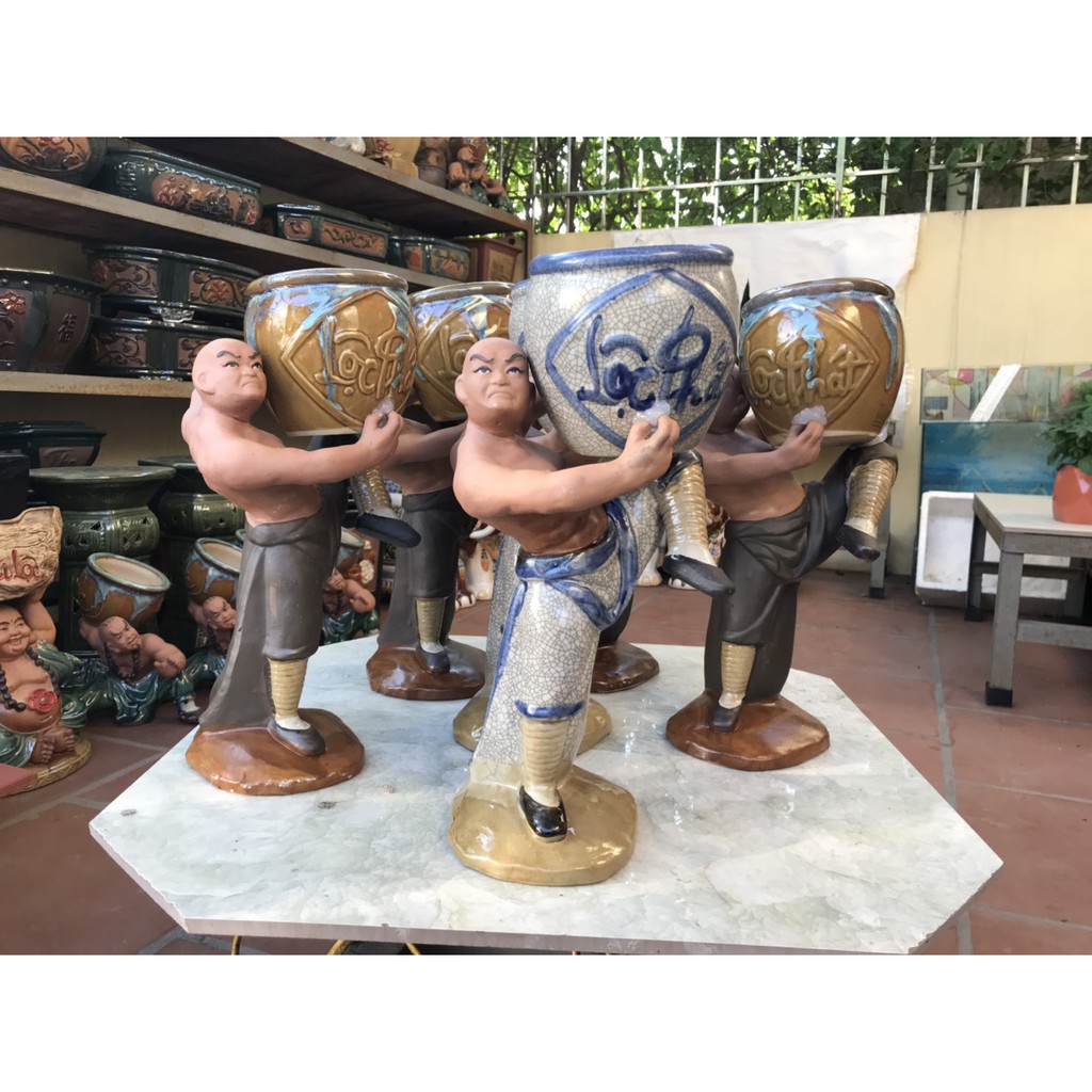 Chậu tượng la  hán võ quyền