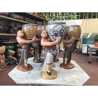 Chậu tượng la  hán võ quyền